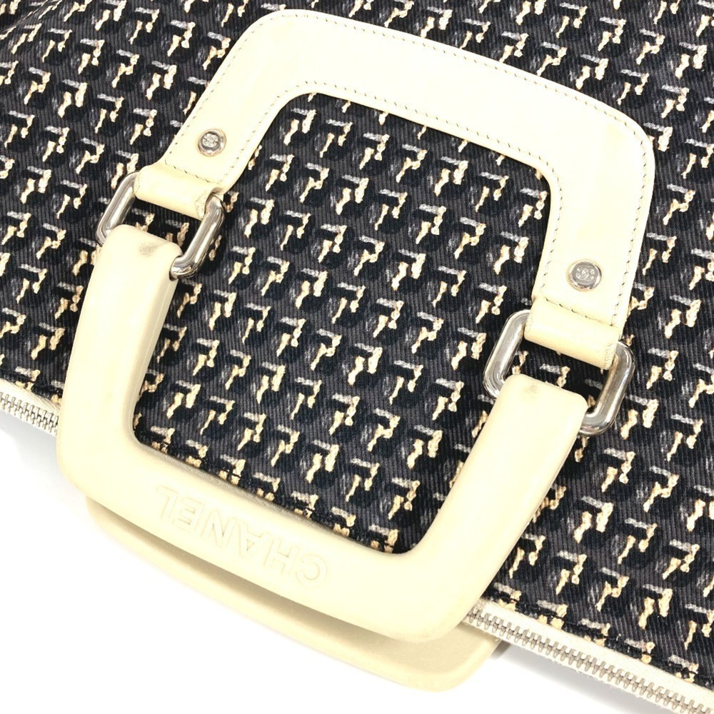 CHANEL Black Leather Love Shoulder Bag - Picture 7 of 16
